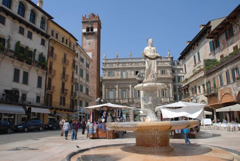 Piazza delle Erbe Verona Italia