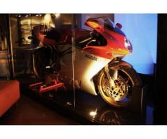 MV Agusta F4 750 Serie Oro Limited Edition, Pari al nuovo